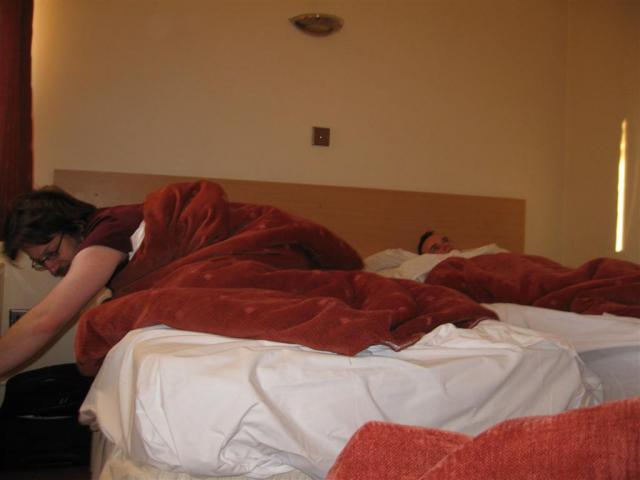 Pre Tough Guys im Bett